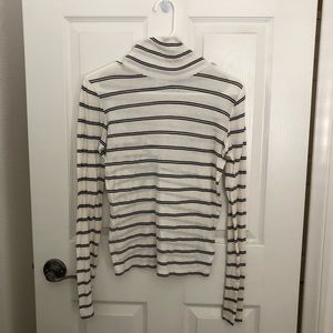 Urban Outfitters Turtle Neck